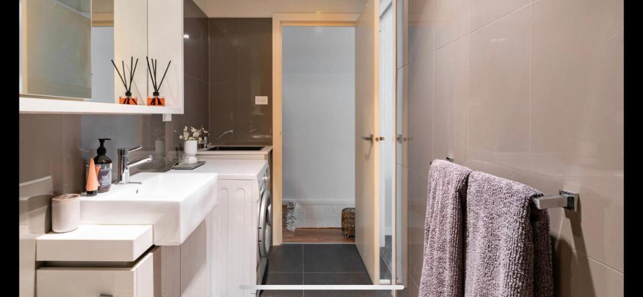 מלבורן The Pas.Coe - A Stylish 1 Bedroom Unit With Free Parking. מראה חיצוני תמונה